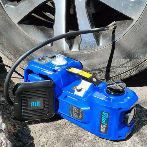 Автомобільний набір Vitol HF01-A — компресор 35 л/хв накачує колесо автомобіля